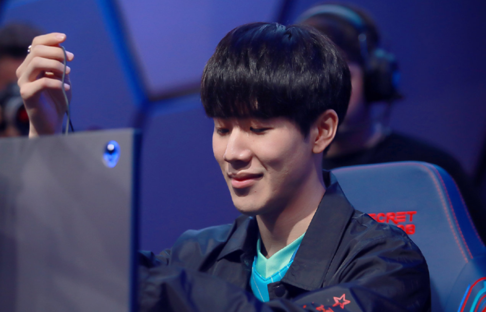 由底线外切 由底线外切